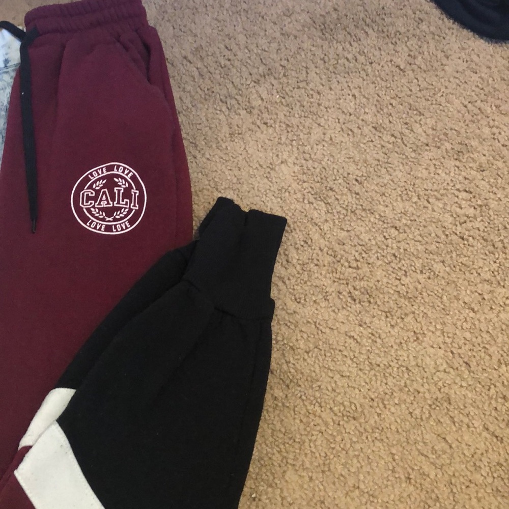 Joggers - Picture 2 of 3
